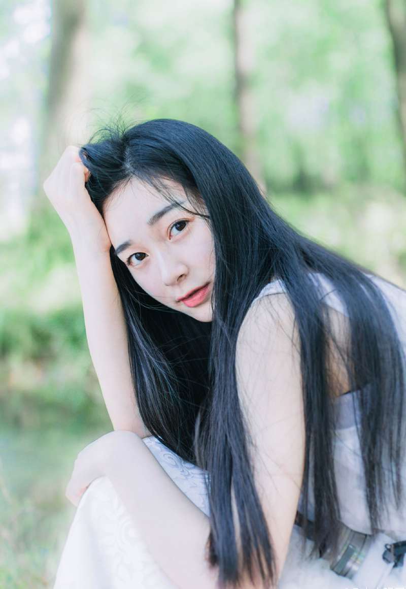 “哼，吕布乃逆贼，天下人人得而诛之，尔乃他麾下爪牙，我怎样做，都不为过。”刘璝冷哼一声道。